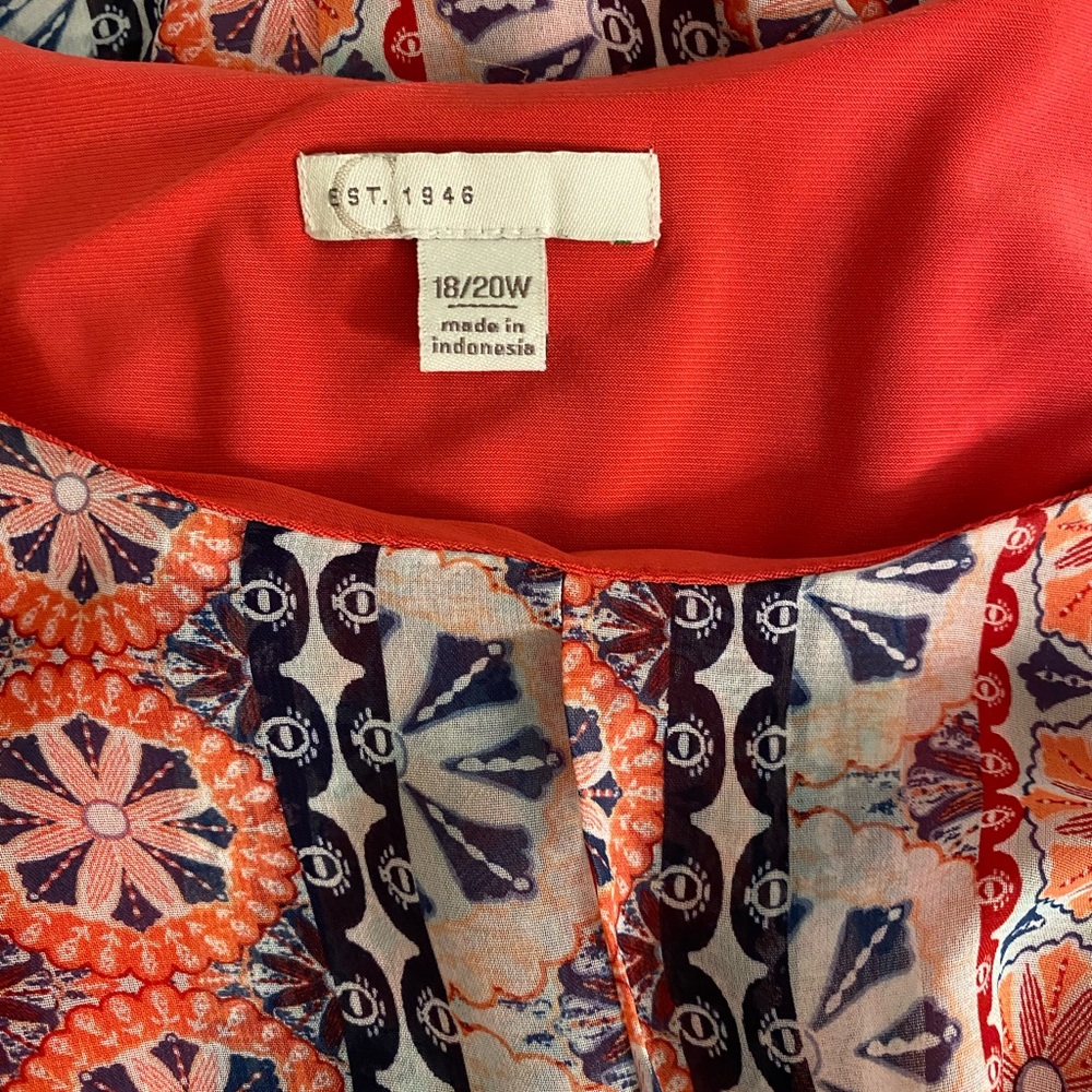 C Est 1946 Flouncy Breezy Pattern Tank Round Neck Slit Front & Side Size 18/20W‎ - Picture 5 of 5